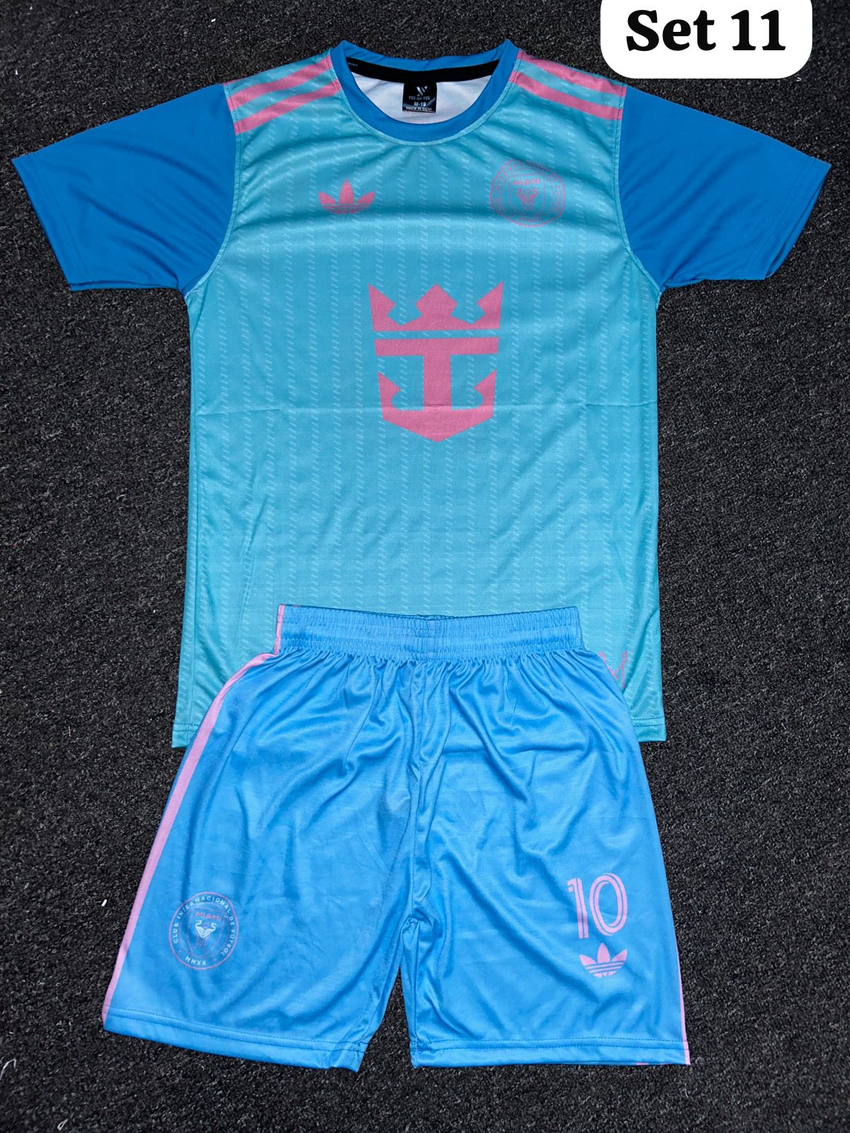 Football jersey + shorts combo